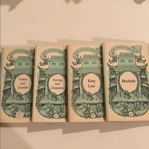 Vintage edition Shakespeare plays (set of 4)